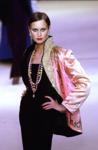 nataliasemanova11.jpg
HAUUTE COUTURE Spring 2002
Yves Saint Laurent
Retrospective Couture Show Paris34,71 KB
333 x 508
20.12.2002